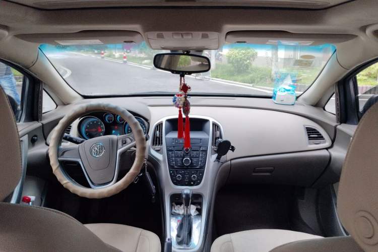 Used Buick GT 2011 GT 1.8L Automatic Fashion Edition Leather Model Headliner