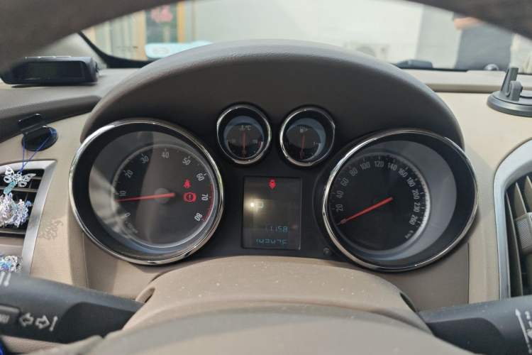 Used Buick GT 2011 GT 1.8L Automatic Fashion Edition Leather Model Instrument Cluster