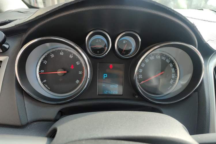 Used Buick GT 2011 GT 1.8L Automatic Fashion Edition Leather Model Instrument Cluster