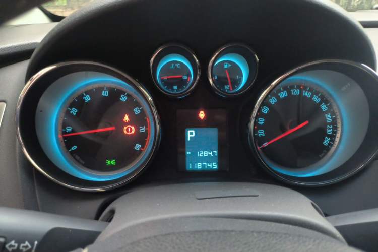 Used Buick GT 2011 GT 1.6T Fashion Sport Edition Leather Model Instrument Cluster