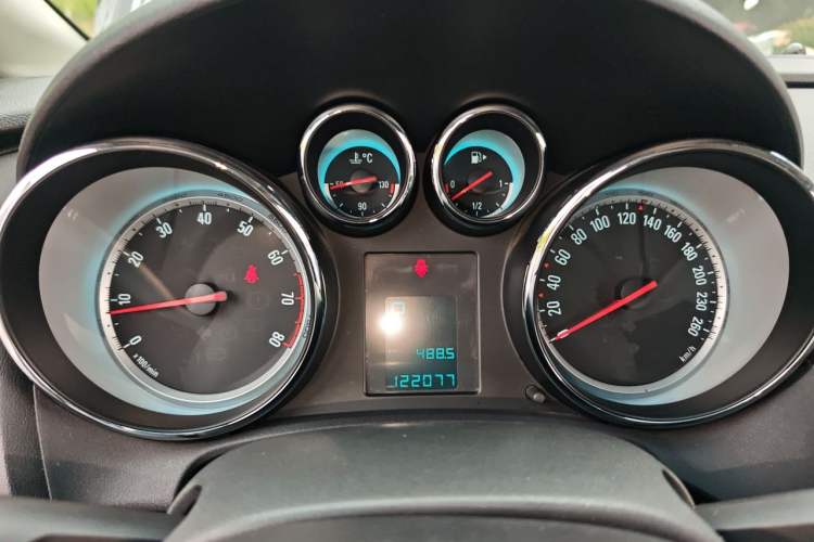 Used Buick GT 2011 GT 1.6T Fashion Sport Edition Leather Model Instrument Cluster