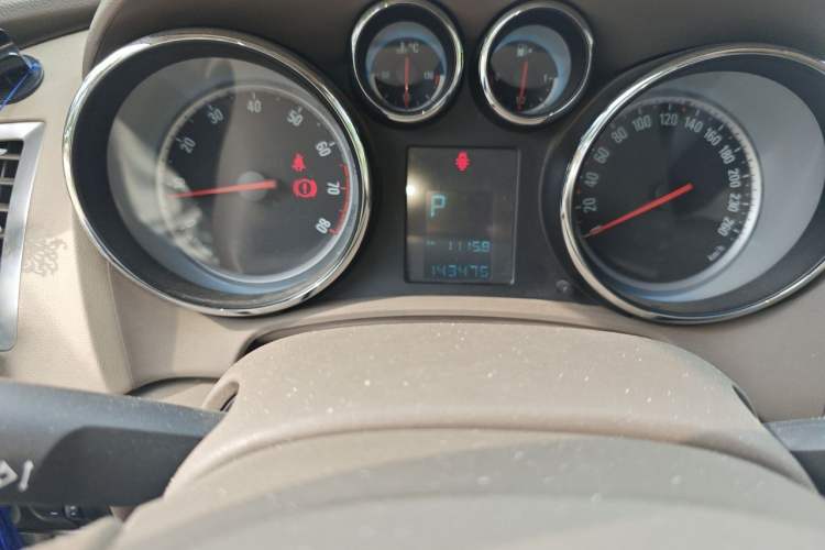 Used Buick GT 2011 GT 1.8L Automatic Fashion Edition Leather Model Odometer Close Up