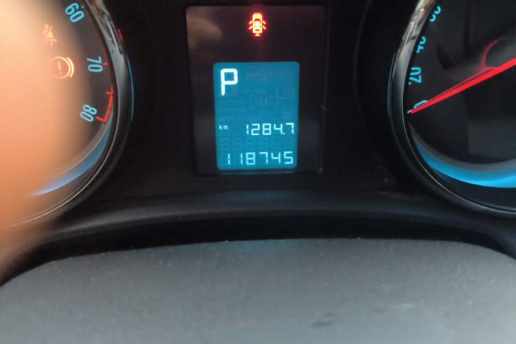 Used Buick GT 2011 GT 1.6T Fashion Sport Edition Leather Model Odometer Close Up