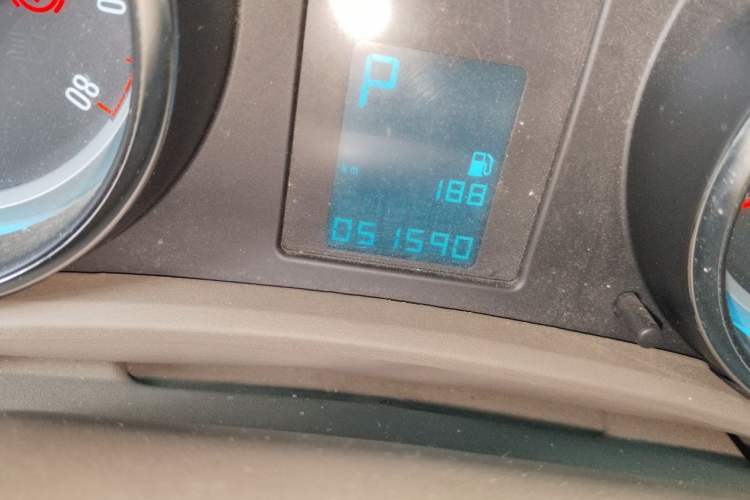 Used Buick GT 2011 GT 1.8L Automatic Fashion Edition Leather Model Odometer Close Up