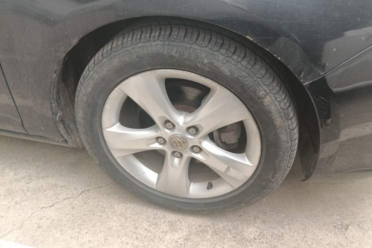Used Buick GT 2011 GT 1.6T Fashion Sport Edition Leather Model Right Front Wheel Hub