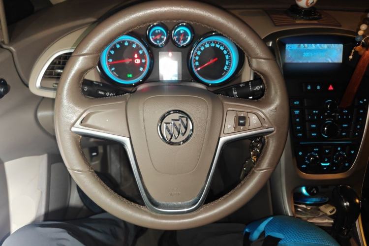 Used Buick GT 2011 GT 1.8L Automatic Fashion Edition Leather Model Steering Wheel