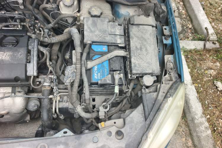 Used Buick GT 2011 GT 1.8L Automatic Fashion Edition Leather Model Engine Bay Left