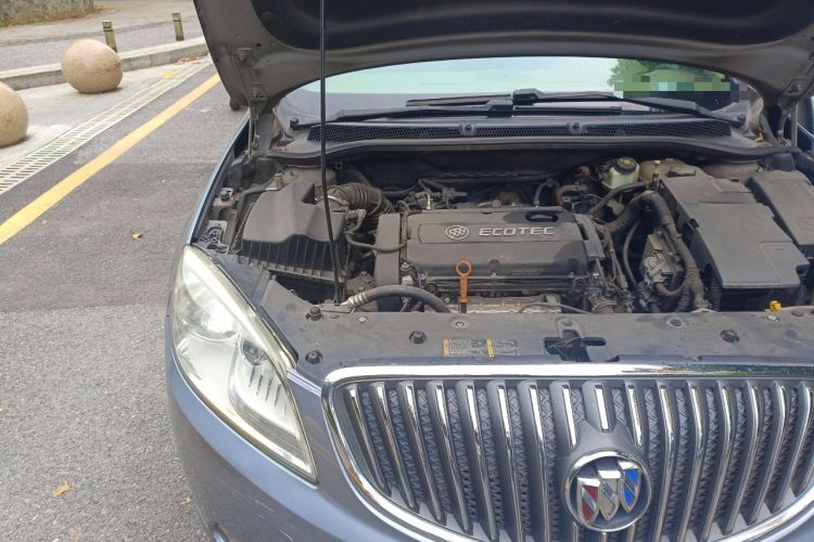 Used Buick GT 2011 GT 1.8L Automatic Fashion Edition Leather Model Engine Bay Right