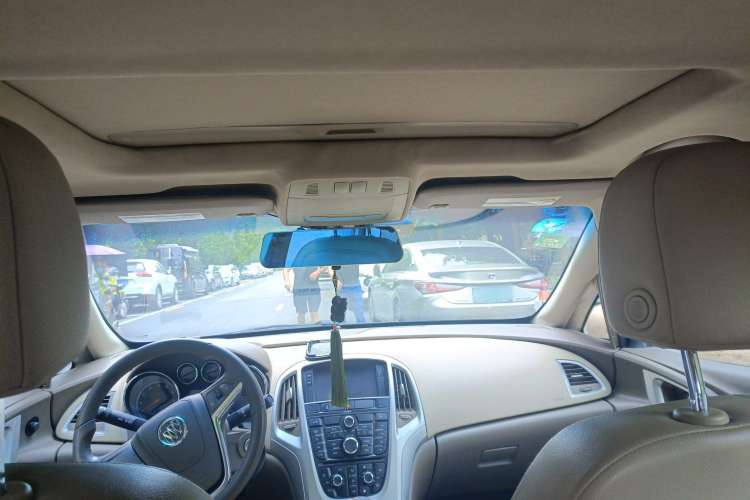 Used Buick GT 2011 GT 1.8L Automatic Fashion Edition Leather Model Headliner