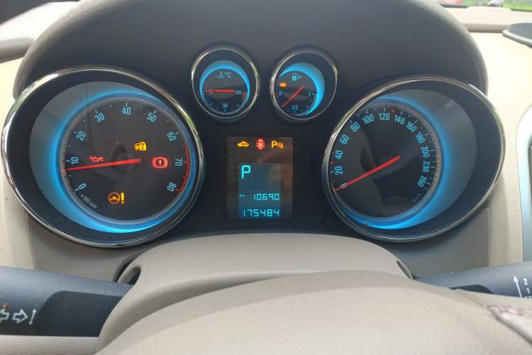 Used Buick GT 2011 GT 1.8L Automatic Fashion Edition Leather Model Instrument Cluster
