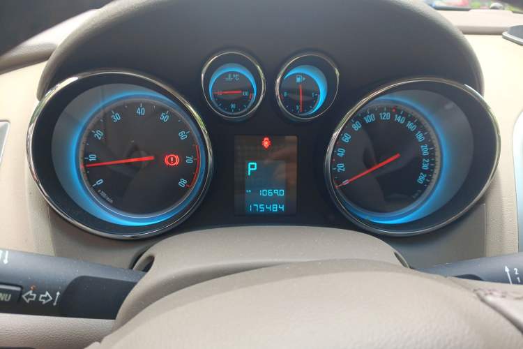 Used Buick GT 2011 GT 1.8L Automatic Fashion Edition Leather Model Odometer Close Up