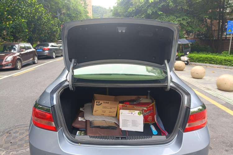 Used Buick GT 2011 GT 1.8L Automatic Fashion Edition Leather Model Trunk