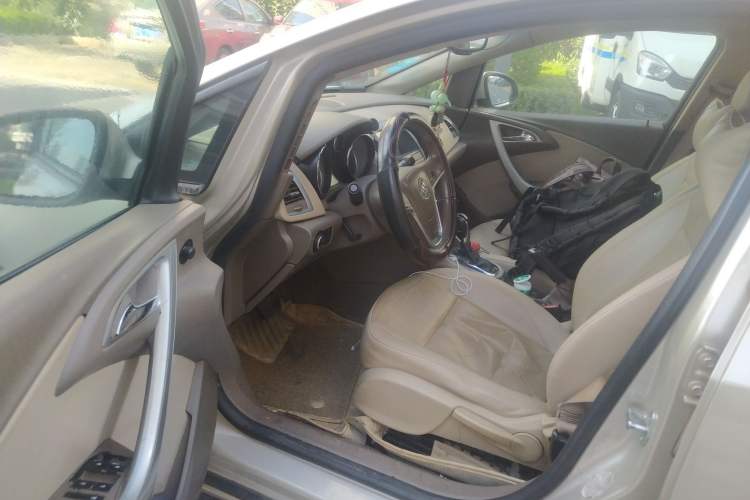 Used Buick GT 2011 GT 1.8L Automatic Fashion Edition Leather Model Driver Seat