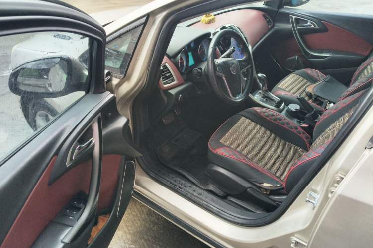 Used Buick GT 2011 GT 1.6T Fashion Sport Edition Leather Model Driver Seat