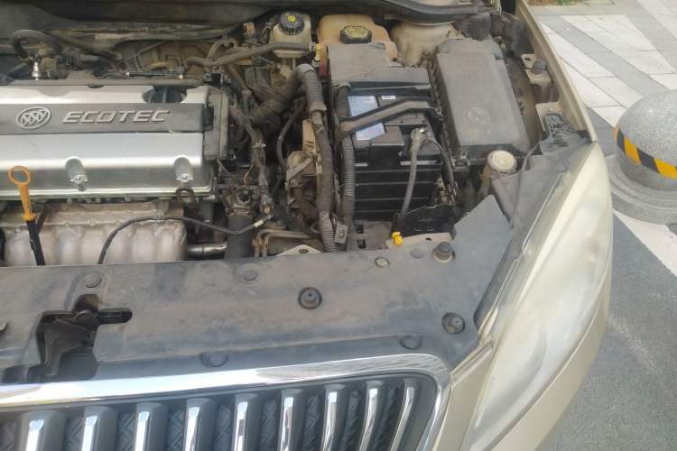 Used Buick GT 2011 GT 1.8L Automatic Fashion Edition Leather Model Engine Bay Left