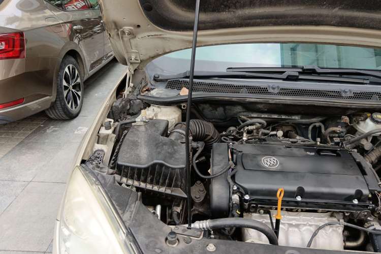 Used Buick GT 2011 GT 1.8L Automatic Fashion Edition Leather Model Engine Bay Right