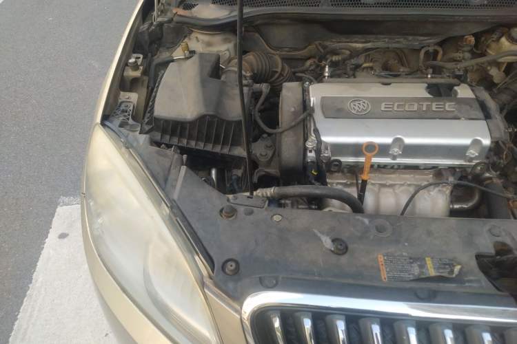 Used Buick GT 2011 GT 1.8L Automatic Fashion Edition Leather Model Engine Bay Right