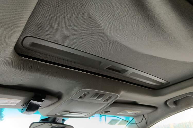 Used Buick GT 2011 GT 1.8L Automatic Fashion Edition Leather Model Headliner