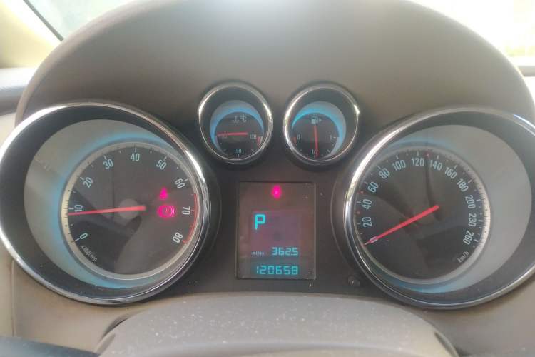 Used Buick GT 2011 GT 1.8L Automatic Fashion Edition Leather Model Instrument Cluster