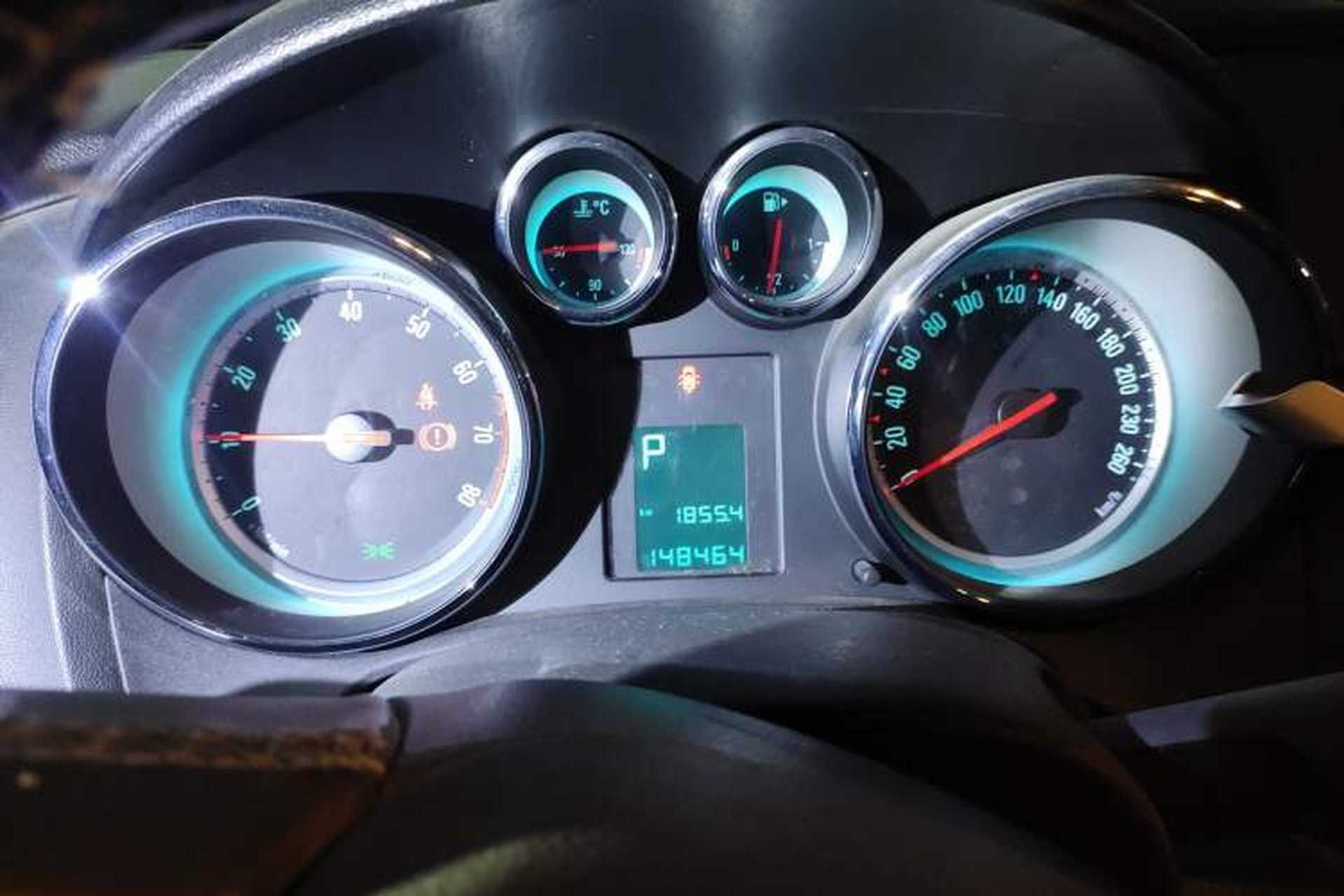 Used Buick GT 2011 GT 1.8L Automatic Fashion Edition Leather Model Instrument Cluster