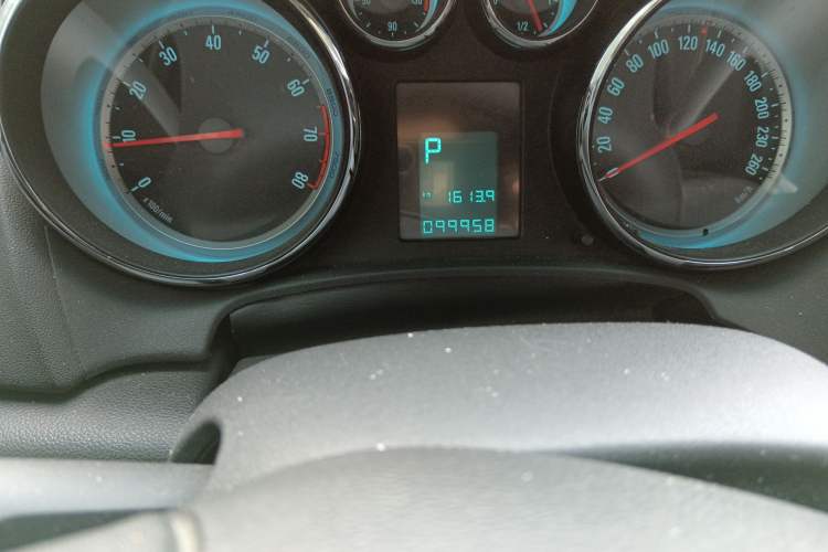 Used Buick GT 2011 GT 1.8L Automatic Fashion Edition Leather Model Odometer Close Up