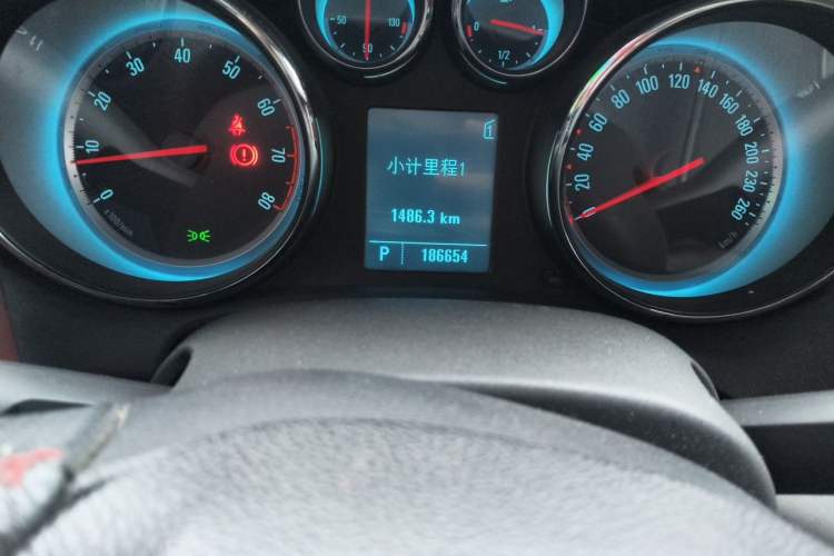 Used Buick GT 2011 GT 1.6T Fashion Sport Edition Leather Model Odometer Close Up