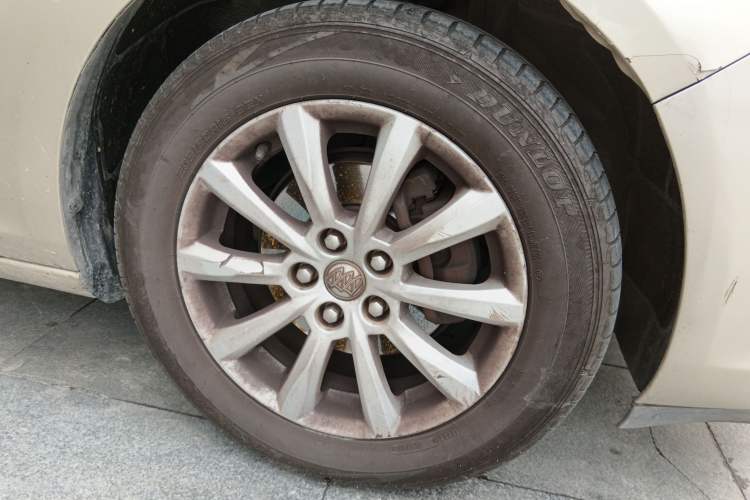 Used Buick GT 2011 GT 1.8L Automatic Fashion Edition Leather Model Right Front Wheel Hub