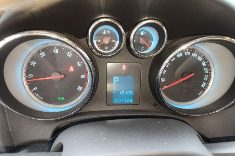Used Buick GT 2011 GT 1.6T Fashion Sport Edition Leather Model Instrument Cluster
