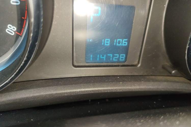 Used Buick GT 2011 GT 1.6T Fashion Sport Edition Leather Model Odometer Close Up