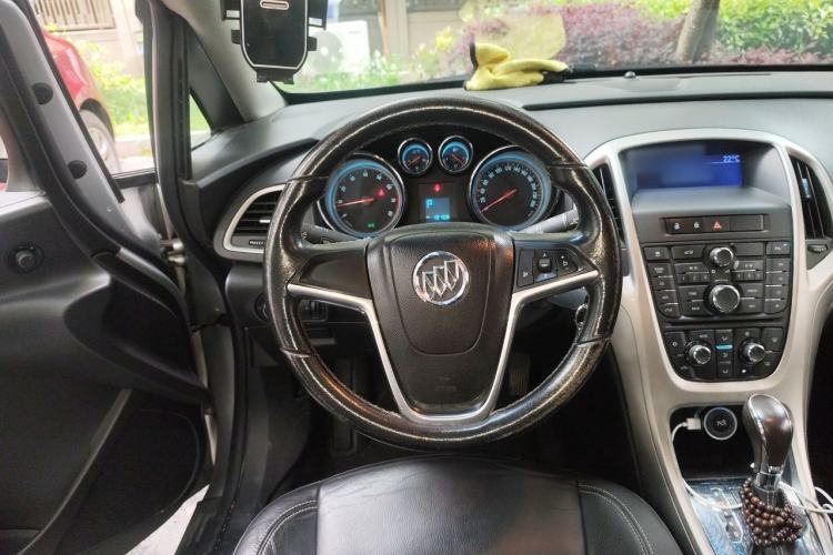Used Buick GT 2011 GT 1.6T Fashion Sport Edition Leather Model Steering Wheel