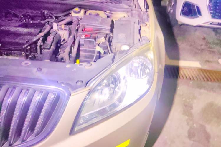 Used Buick GT 2011 GT 1.6T Fashion Sport Edition Leather Model Engine Bay Left