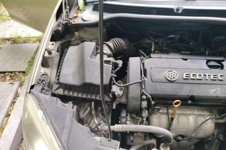 Used Buick GT 2011 GT 1.8L Automatic Fashion Edition Leather Model Engine Bay Right