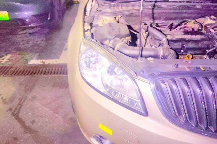Used Buick GT 2011 GT 1.6T Fashion Sport Edition Leather Model Engine Bay Right