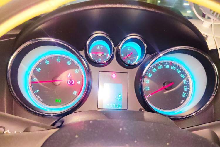 Used Buick GT 2011 GT 1.6T Fashion Sport Edition Leather Model Instrument Cluster