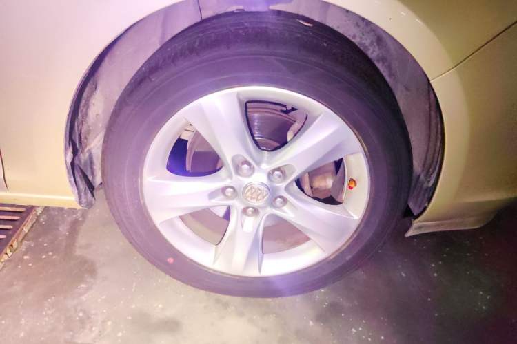 Used Buick GT 2011 GT 1.6T Fashion Sport Edition Leather Model Right Front Wheel Hub