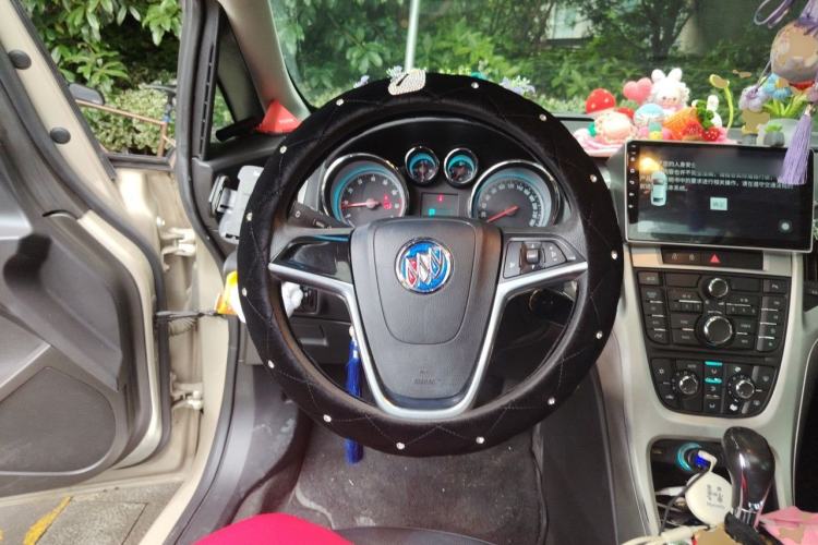 Used Buick GT 2011 GT 1.8L Automatic Fashion Edition Leather Model Steering Wheel