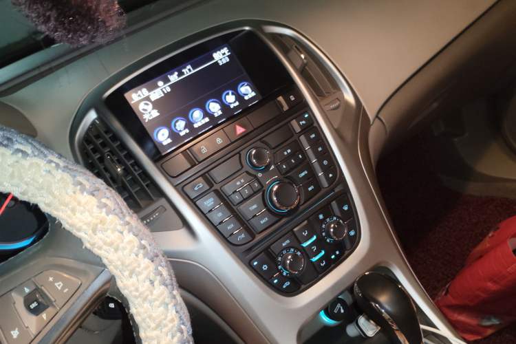 Used Buick GT 2011 GT 1.8L Automatic Fashion Edition Leather Model Audio And AC Panel