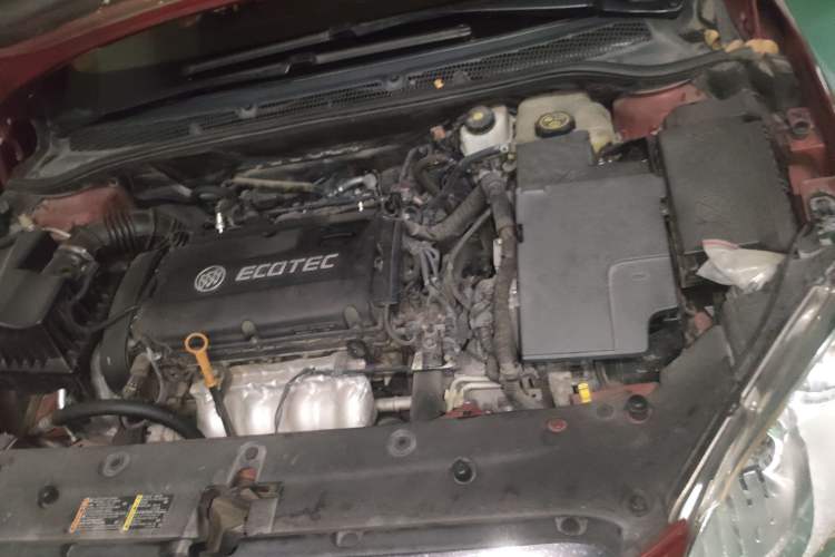 Used Buick GT 2011 GT 1.8L Automatic Fashion Edition Leather Model Engine Bay Left