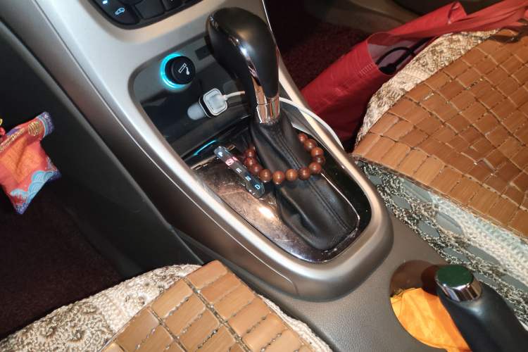 Used Buick GT 2011 GT 1.8L Automatic Fashion Edition Leather Model Gear Lever