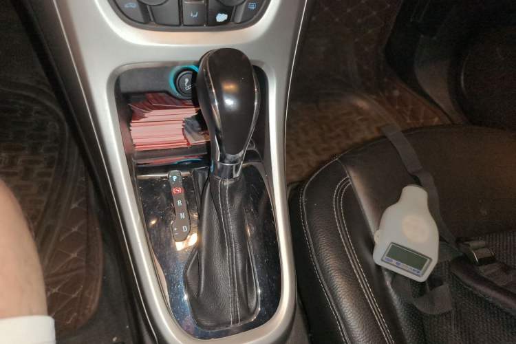 Used Buick GT 2011 GT 1.8L Automatic Fashion Edition Leather Model Gear Lever