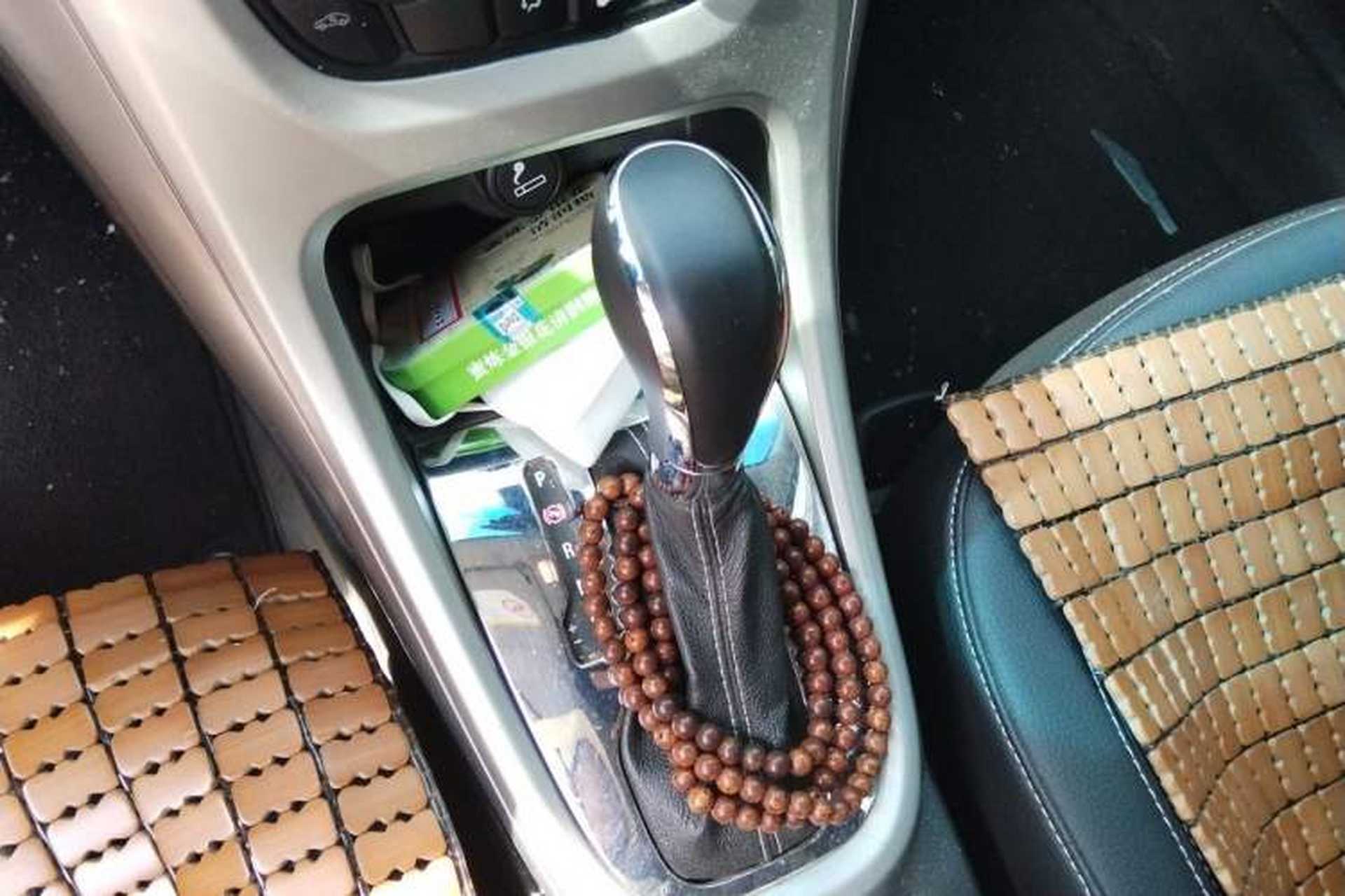 Used Buick GT 2011 GT 1.6T Fashion Sport Edition Leather Model Gear Lever