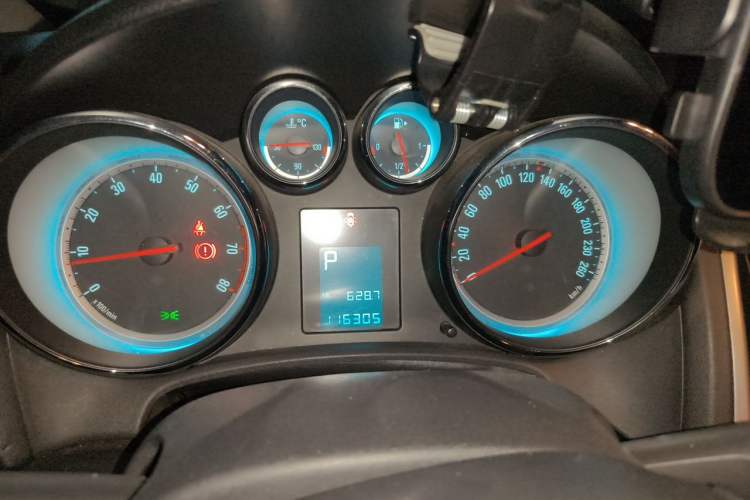Used Buick GT 2011 GT 1.8L Automatic Fashion Edition Leather Model Instrument Cluster