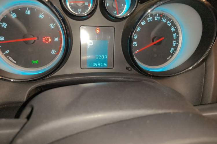 Used Buick GT 2011 GT 1.8L Automatic Fashion Edition Leather Model Odometer Close Up