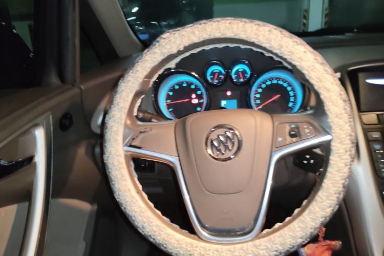 Used Buick GT 2011 GT 1.8L Automatic Fashion Edition Leather Model Steering Wheel