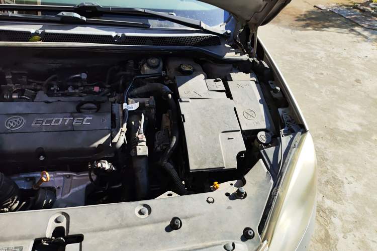 Used Buick GT 2011 GT 1.6T Fashion Sport Edition Leather Model Engine Bay Left
