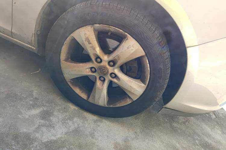 Used Buick GT 2011 GT 1.6T Fashion Sport Edition Leather Model Right Front Wheel Hub