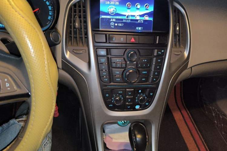 Used Buick GT 2011 GT 1.8L Automatic Fashion Edition Leather Model Audio And AC Panel