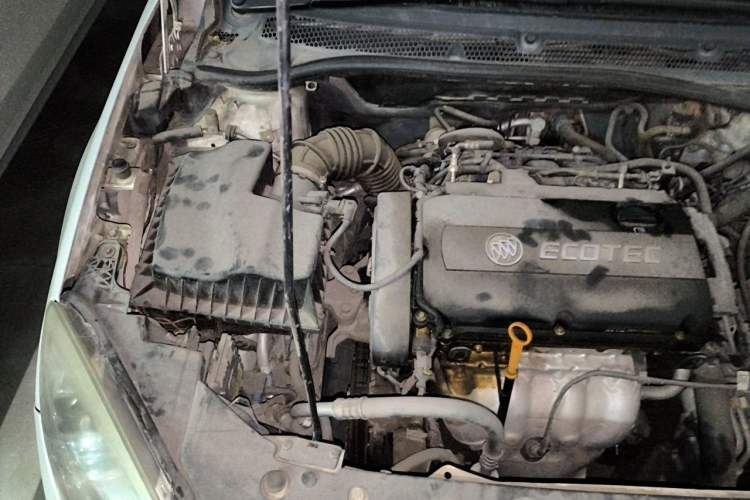 Used Buick GT 2011 GT 1.8L Automatic Fashion Edition Leather Model Engine Bay Right