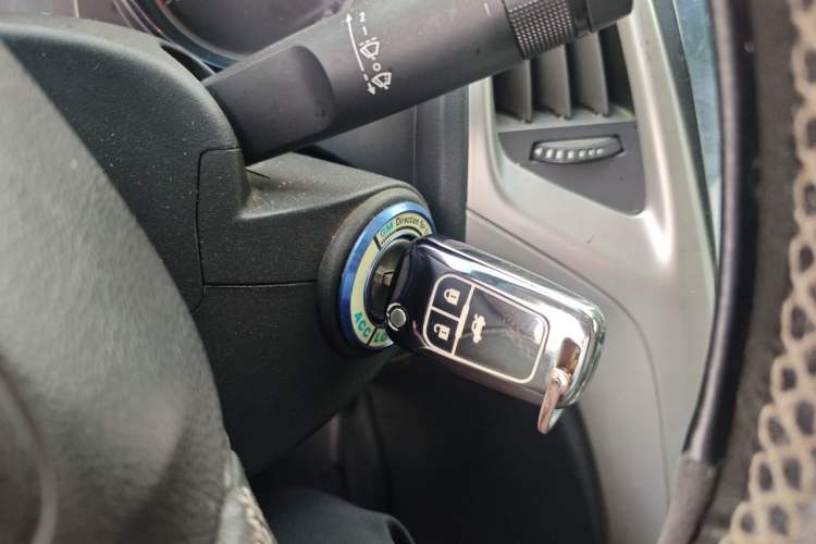 Used Buick GT 2011 GT 1.8L Automatic Fashion Edition Leather Model Vehicle Key