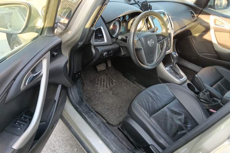 Used Buick GT 2011 GT 1.8L Automatic Fashion Edition Leather Model Driver Seat